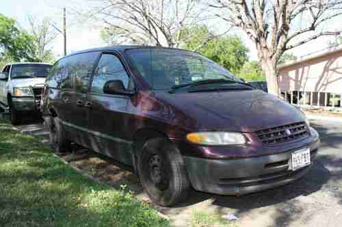 2000 Plymouth Grand Voyager SE, image 2