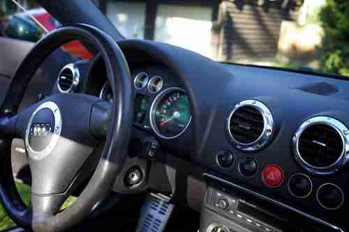 2006 Audi TT Quattro Coupe 2-Door 3.2L - REGISTERED IN CANADA -, image 7