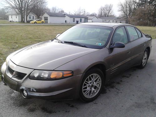 2000 pontiac bonneville sle sedan 4-door 3.8l    **leather**  **low miles**