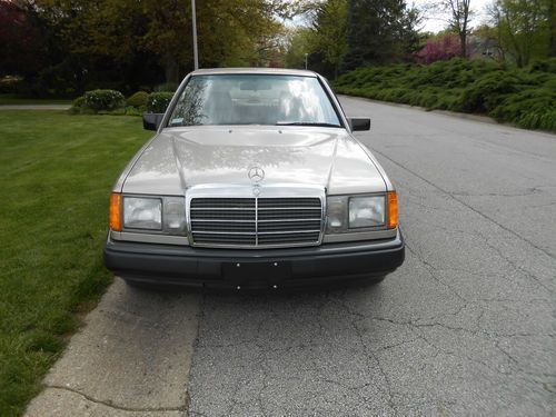 1987 260 e mercedes benz one owner 19,862 original miles perfect low miles