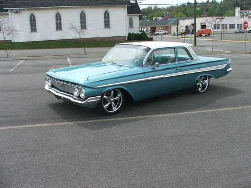 1961 chevrolet impala 2 door sedan