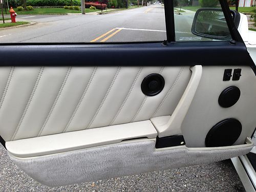 OWNERS MANUALS. 2 KEYS, CERTIFICATE OF AUTHENTICITY, image 18