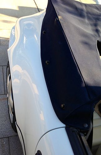 OWNERS MANUALS. 2 KEYS, CERTIFICATE OF AUTHENTICITY, image 21