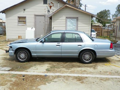 2002 ford crown victoria base