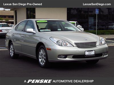 Silver/low miles/heated leather seats/adjustable pedals/moonroof/vsc &amp; trac cont