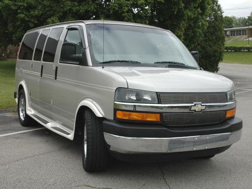 2006 chevy express  "santa fe" edition conversion van. awd.