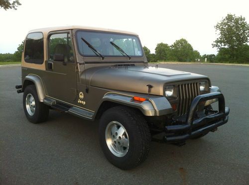 1991 jeep wrangler sahara - hard top &amp; canopy top  padded roll bar-cold ac!