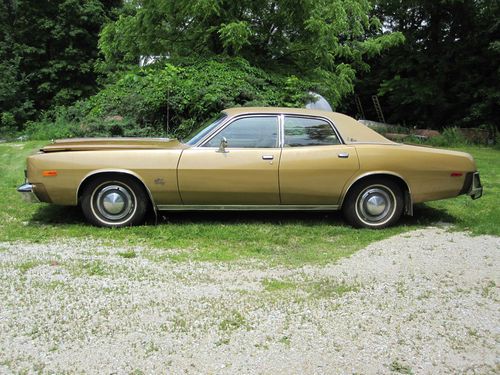 1977 plymouth fury salon sedan 4-door 5.2l