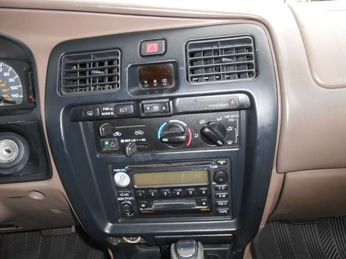 TOYOTA 4RUNNER SR5 4WD MOON-ROOF NO RESERVE, image 22