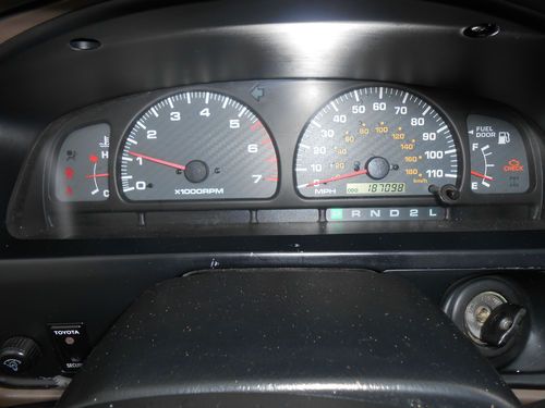 TOYOTA 4RUNNER SR5 4WD MOON-ROOF NO RESERVE, image 24