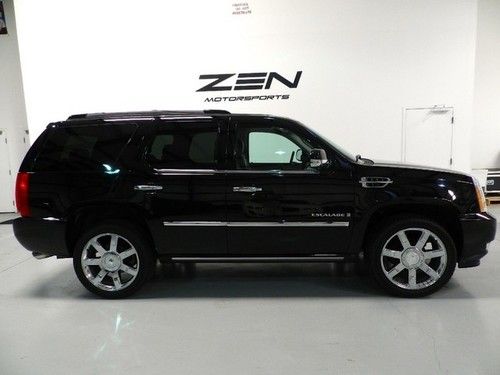 Luxury awd sunroof power boards nav camera 22 wheels