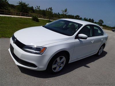 Florida 2012 jetta tdi 6-speed manual 45+ mpg under warranty  finance available