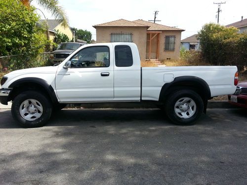 2002 toyota tacoma pre runner extended cab pickup 2-door 2.7l