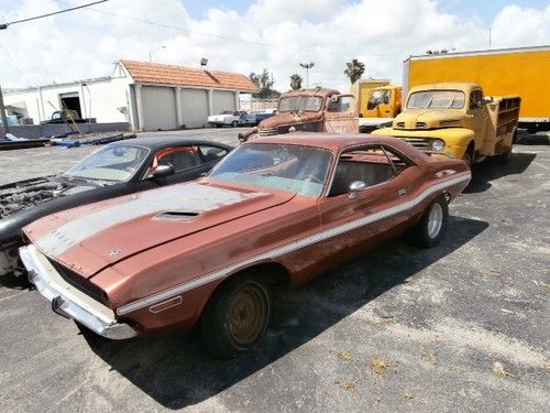 1970 dodge challenger r/t hardtop 2-door 7.0l