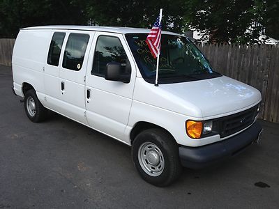 Low mileage, cargo van, 4.6 v8, automatic!