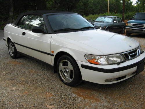 1999 saab 9-3 turbo convertible, automatic,no rust, clean vehicle. 2.0l