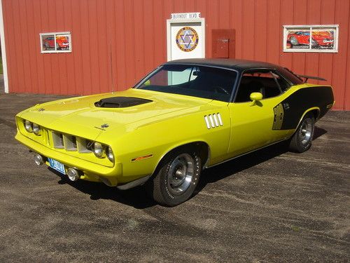 Loaded real deal 1971 cuda shaker, rubber bumpers, spoilers, window louvers,