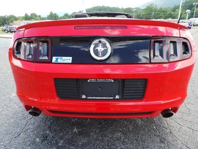 Convertible 3.7L CD Rear Wheel Drive Power Steering 4-Wheel Disc Brakes A/C ABS, image 7