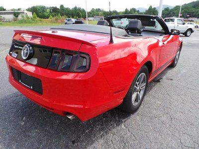 Convertible 3.7L CD Rear Wheel Drive Power Steering 4-Wheel Disc Brakes A/C ABS, image 8