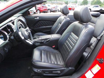 Convertible 3.7L CD Rear Wheel Drive Power Steering 4-Wheel Disc Brakes A/C ABS, image 17