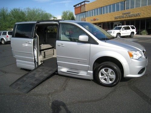 2012 dodge grand caravan sxt wheelchair handicap braun mobility van warranty