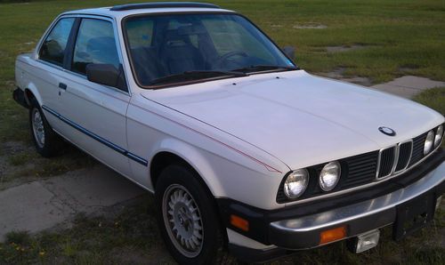 Bmw 325e 1984 white/black interior second owner