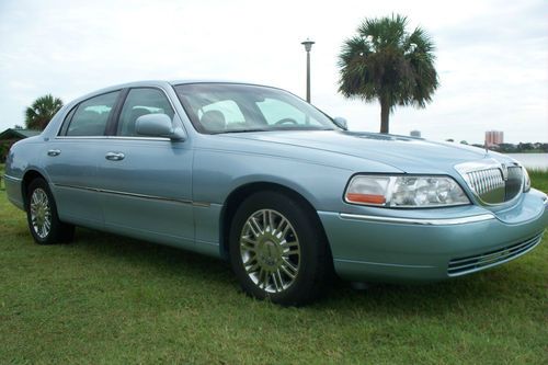 2006 Lincoln Town Car Signature Limited Sedan 4-Door 4.6L, image 4