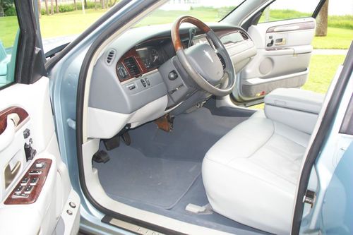 2006 Lincoln Town Car Signature Limited Sedan 4-Door 4.6L, image 6