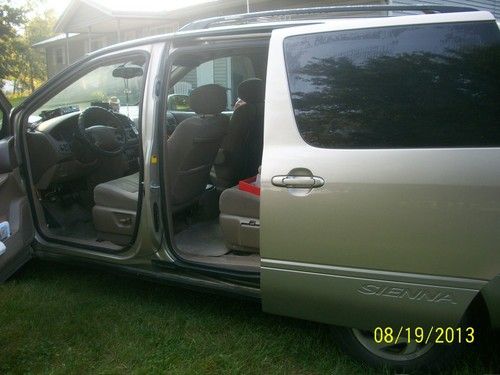 2002 Toyota Sienna CE Mini Passenger Van 5-Door 3.0L, image 9
