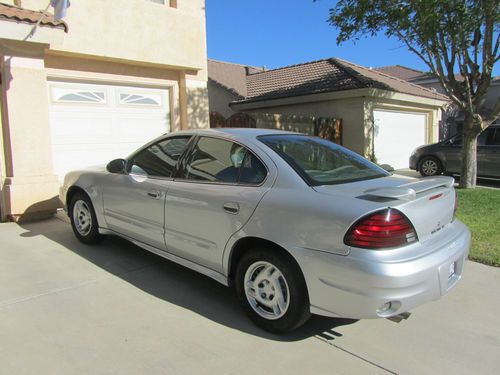 2005 pontiac grand am se sedan 4-door 2.2l