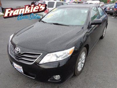 Black loaded xle 3.5l cd sun/moonroof navi one owner clean carfax