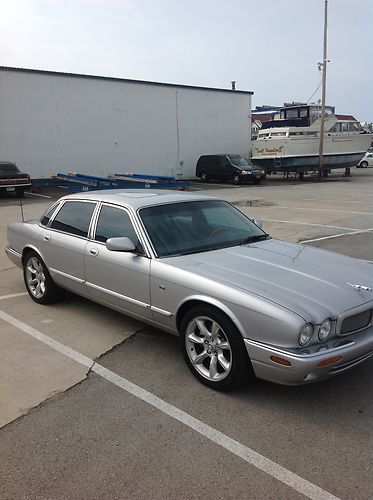 2001 jaguar xjr base sedan 4-door 4.0l  no reserve!!!!!!!!!