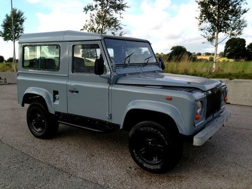 1991 landrover defender with 300 tdi engine in battleship grey