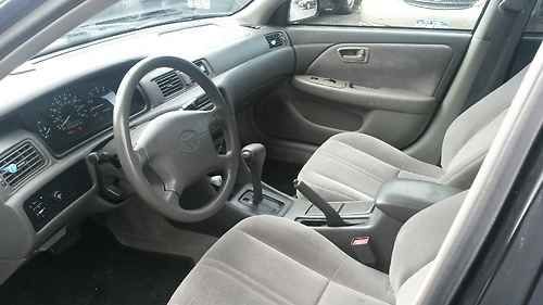 1998 Toyota Camry LE Sedan 4-Door 2.2L, image 3