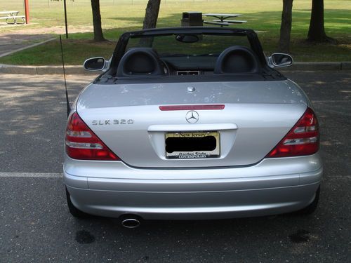 GREAT 2002 MERCEDES BENZ SLK 320 BRILLIANT SILVER/EBONY 13,400MI AWESOME VERT!!!, image 2