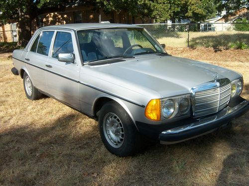 Mercedes benz 300d diesel sedan 4 door restored beauty diesel