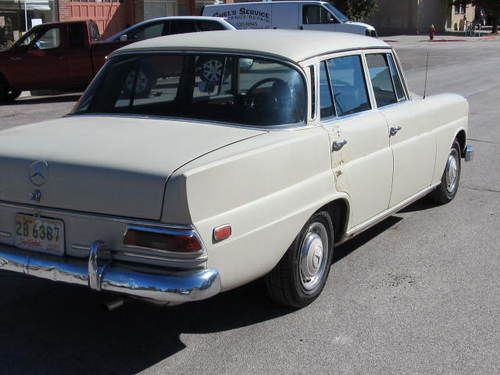 Clean 1968 mercedes 200d automatic with ac-very clean-runs and drives great!!!