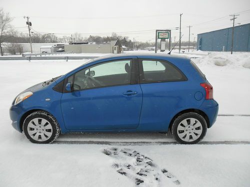 2008 toyota yaris base hatchback 2-door 1.5l