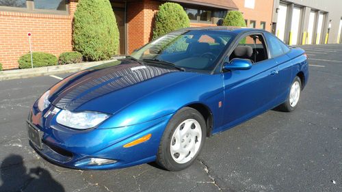 3-door! clean top to bottom! great economy car! check out this beautiful saturn!
