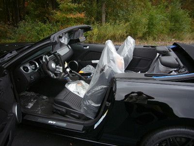 821a GT 500 14 super charged 5.8L svt black convertible recaro racing track pack, image 50