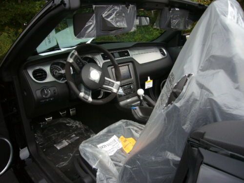 821a GT 500 14 super charged 5.8L svt black convertible recaro racing track pack, image 51