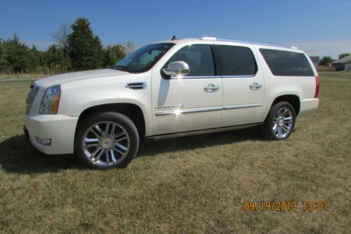 Diamond white esv platinum awd low miles loaded power running boards satellite
