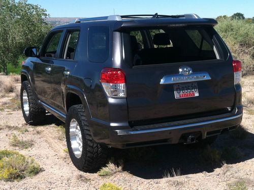 33" NITTO TRAIL GRAPPLERS, FUEL SILVER KRANK WHEELS, DAYSTAR LIFT, 3rd ROW!!!, US $28,995.00, image 3