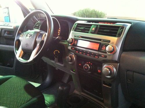 33" NITTO TRAIL GRAPPLERS, FUEL SILVER KRANK WHEELS, DAYSTAR LIFT, 3rd ROW!!!, US $28,995.00, image 16