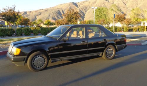 Vintage 1989 Mercedes Benz 300E, image 2