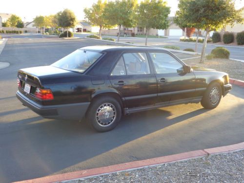 Vintage 1989 Mercedes Benz 300E, image 19