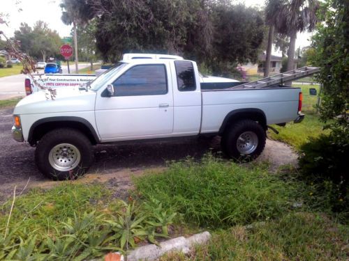 Nissan hardbody pickup 4x4