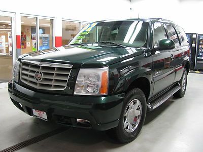 Check out this one owner! 2002 cadillac escalade awd full power!