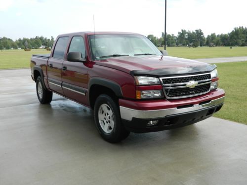 ~* 2006 chevy crew cab 1500 4x4, 4wd pickup truck, perfect for winter! *~