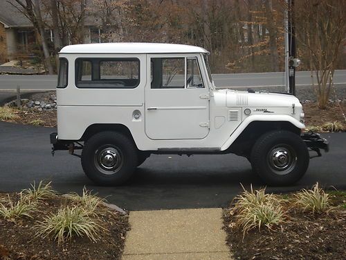 1968 toyota land cruiser fj-40  2dr convertible  3spd on tree
